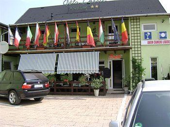 Pensiunea Vila Chesa Corunca Exterior photo